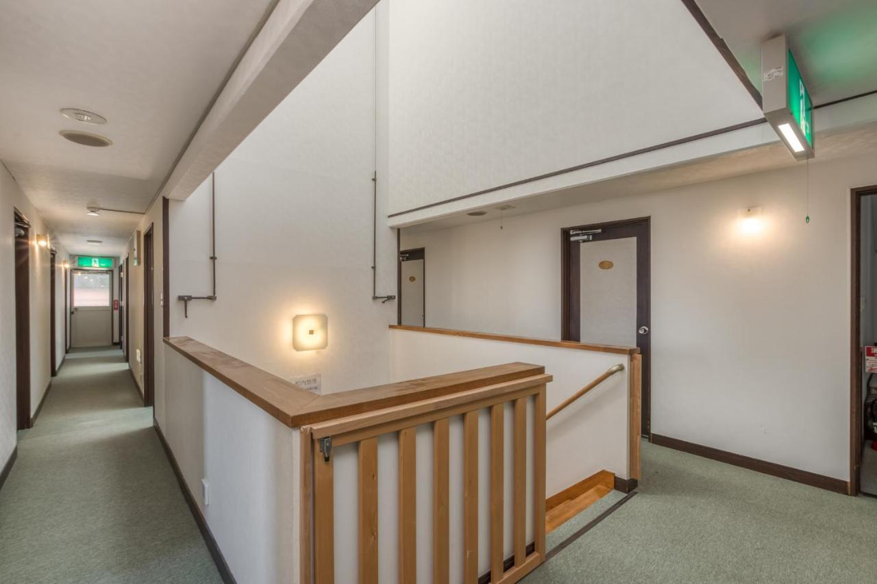 温泉ゲストハウス やすもり 本館 Hachimantai  Экстерьер фото